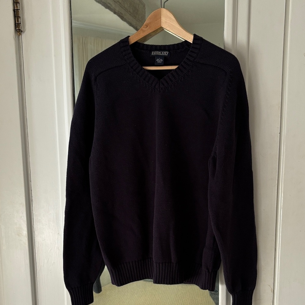 Vintage Lands’ End 90s Men’s Navy 100% Cotton V Neck Sweater